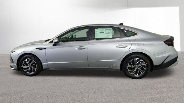 new 2026 Hyundai Sonata Hybrid car, priced at $27,638