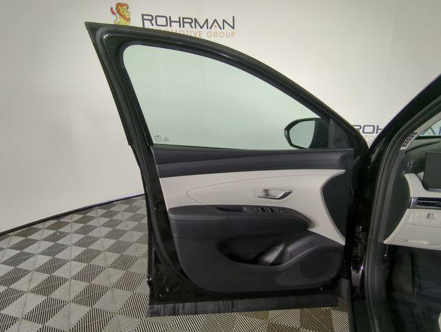 new 2026 Hyundai TUCSON Hybrid car, priced at $32,291