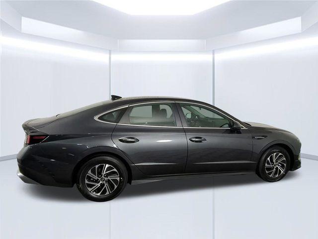 new 2026 Hyundai Sonata Hybrid car, priced at $28,065