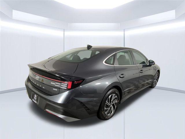 new 2026 Hyundai Sonata Hybrid car, priced at $28,065
