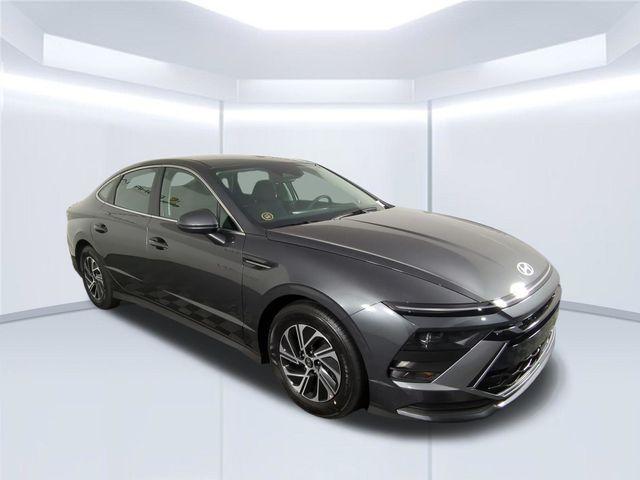 new 2026 Hyundai Sonata Hybrid car, priced at $28,065