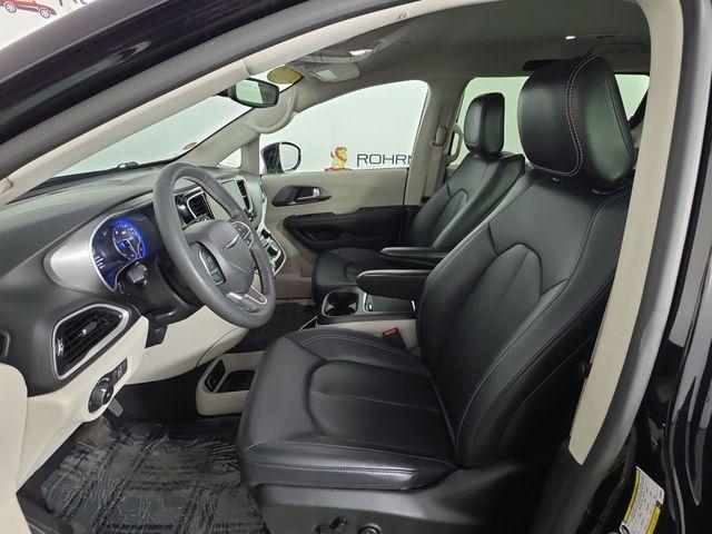 used 2024 Chrysler Pacifica car, priced at $25,312