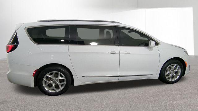 used 2018 Chrysler Pacifica car, priced at $13,167