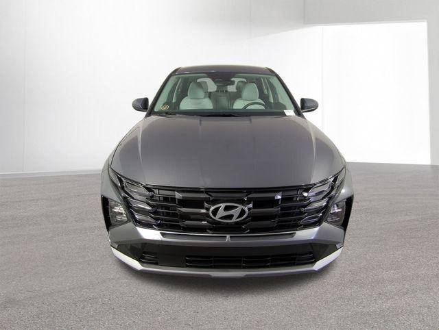new 2026 Hyundai TUCSON Hybrid car, priced at $30,611
