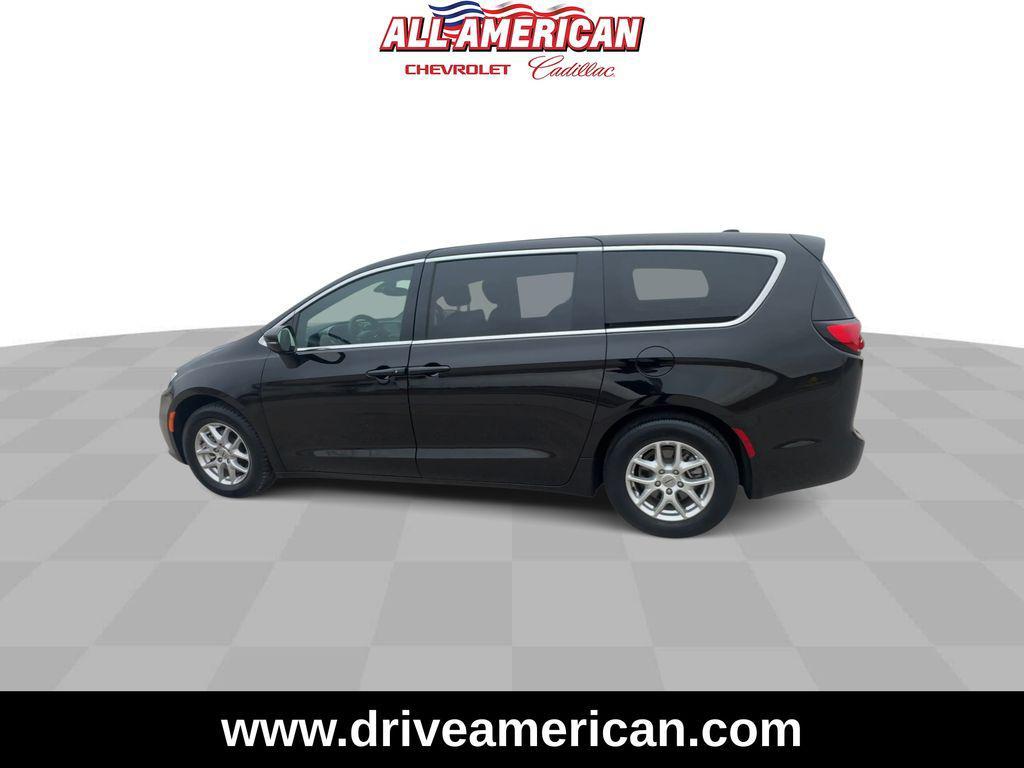 used 2025 Chrysler Pacifica car, priced at $29,998