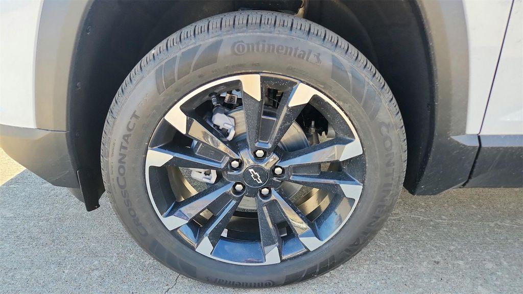 new 2026 Chevrolet Equinox car, priced at $34,562