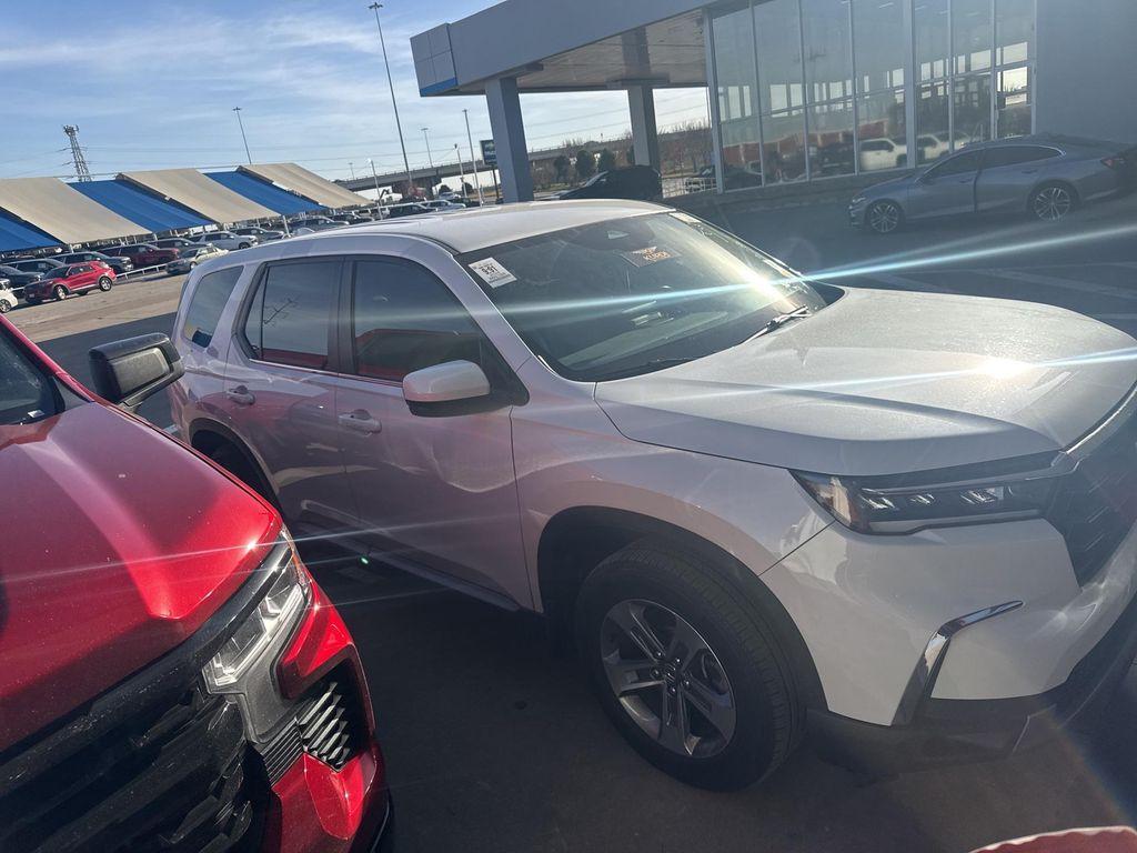 used 2024 Honda Pilot car, priced at $33,258