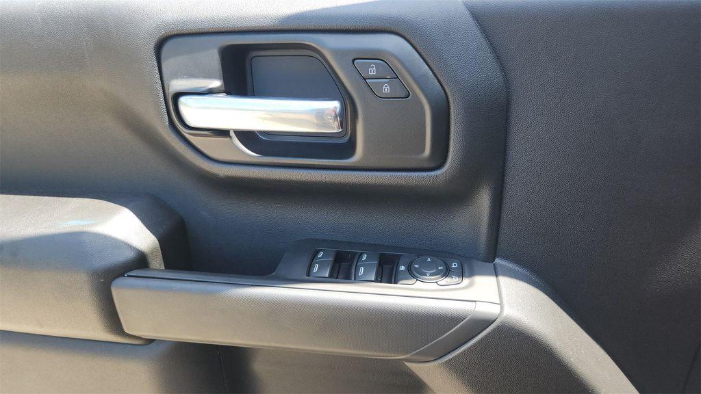 new 2025 Chevrolet Silverado 1500 car, priced at $44,110