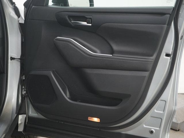 used 2021 Toyota Highlander car, priced at $28,998