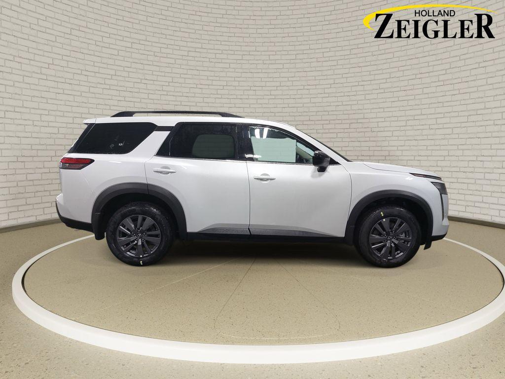 new 2026 Nissan Pathfinder car, priced at $44,575