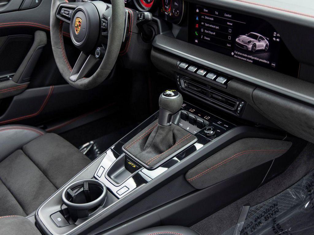 Porsche 911 view 55