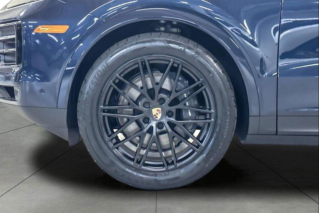 new 2025 Porsche Cayenne car, priced at $116,155