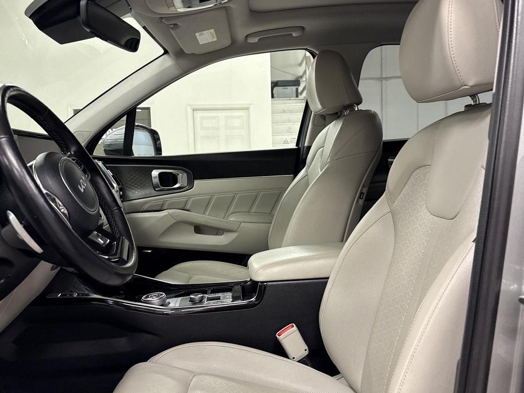 used 2023 Kia Sorento Plug-In Hybrid car, priced at $32,997