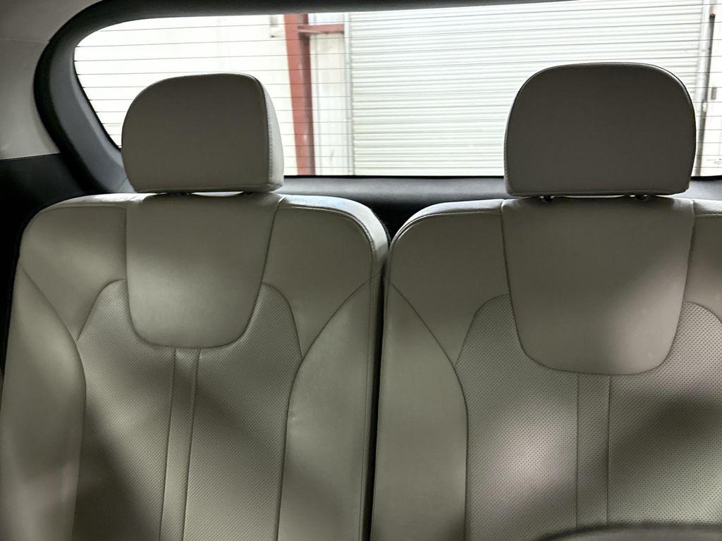 used 2023 Kia Sorento Plug-In Hybrid car, priced at $32,997