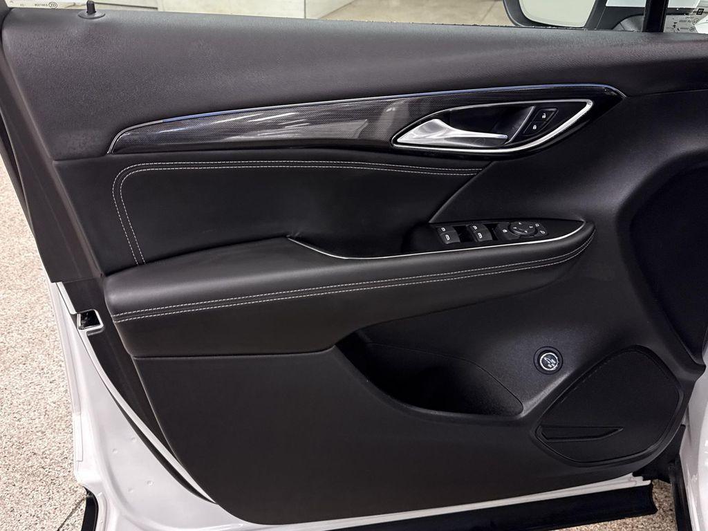 used 2023 Buick Envision car, priced at $24,497