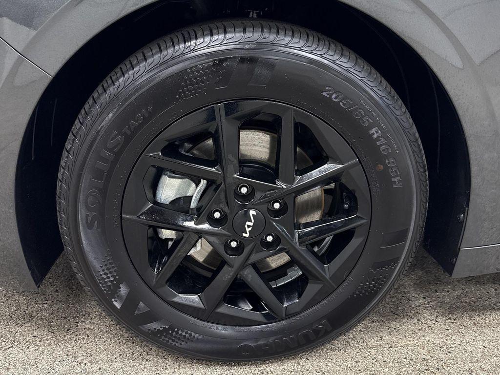 used 2025 Kia K5 car, priced at $22,997