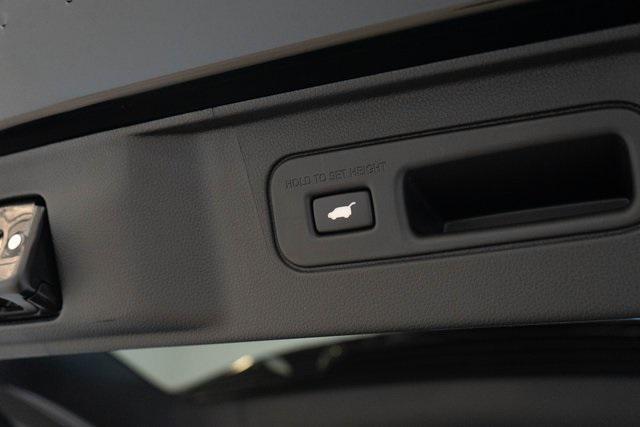new 2025 Honda Pilot car, priced at $50,895
