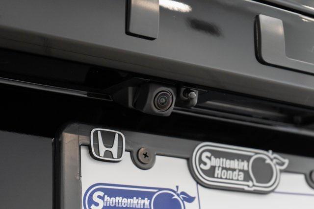 new 2025 Honda Pilot car, priced at $50,895