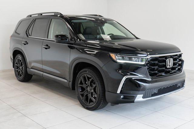 new 2025 Honda Pilot car, priced at $50,895