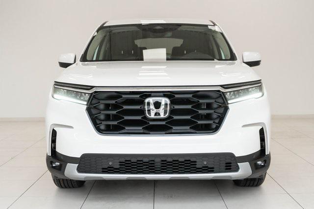 new 2025 Honda Pilot car, priced at $47,050