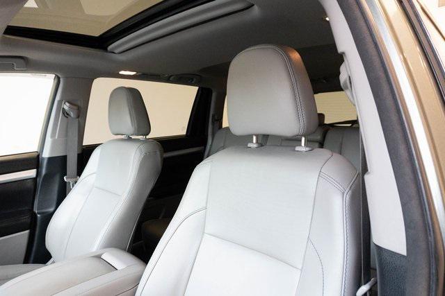used 2018 Toyota Highlander car, priced at $21,500