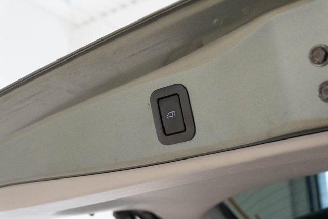 used 2018 Toyota Highlander car, priced at $21,500