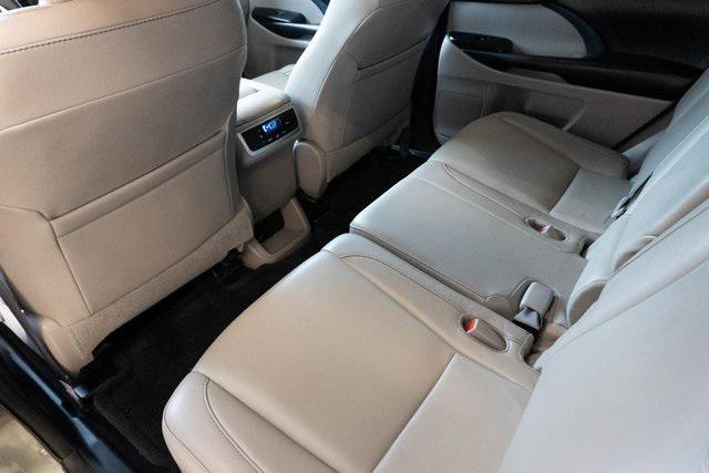 used 2018 Toyota Highlander car, priced at $21,500