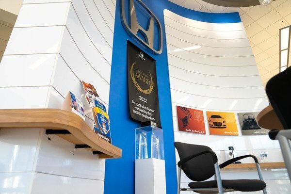 used 2018 Toyota Highlander car, priced at $22,751