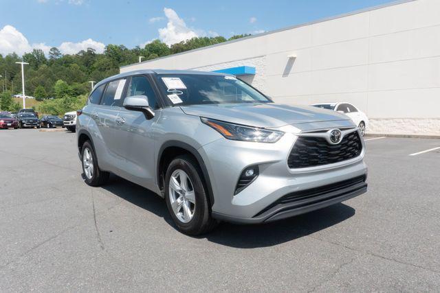 used 2023 Toyota Highlander car, priced at $33,995