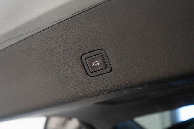 used 2023 Chevrolet Traverse car, priced at $31,995