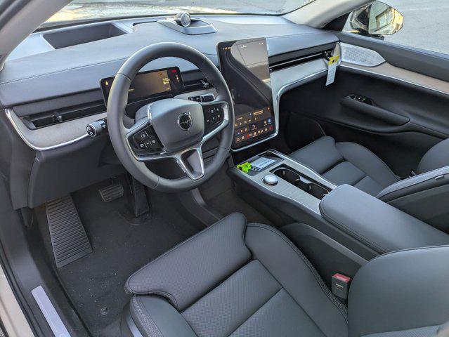 new 2025 Volvo EX90 car, priced at $90,550