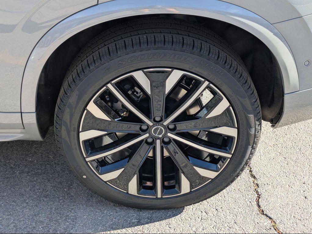 new 2026 Volvo XC90 Plug-In Hybrid car