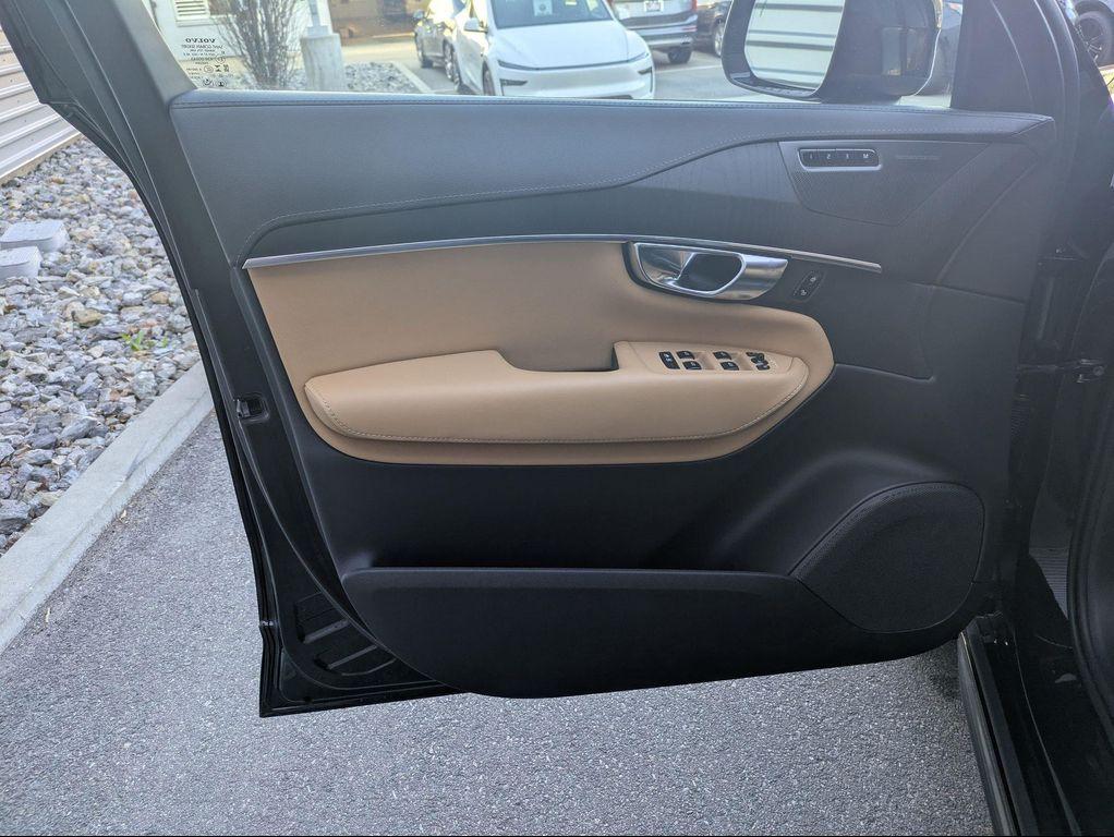 used 2023 Volvo XC90 Recharge Plug-In Hybrid car