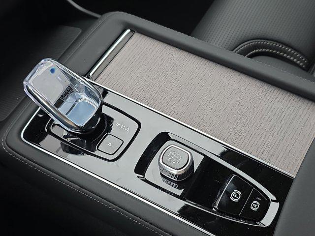 new 2026 Volvo XC90 car, priced at $77,105