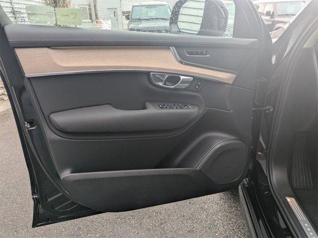 new 2025 Volvo XC90 car, priced at $57,205