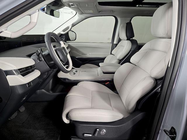 new 2025 Lincoln Navigator car, priced at $100,726