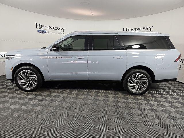 new 2025 Lincoln Navigator car, priced at $100,726