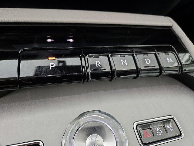 new 2025 Lincoln Navigator car, priced at $100,726