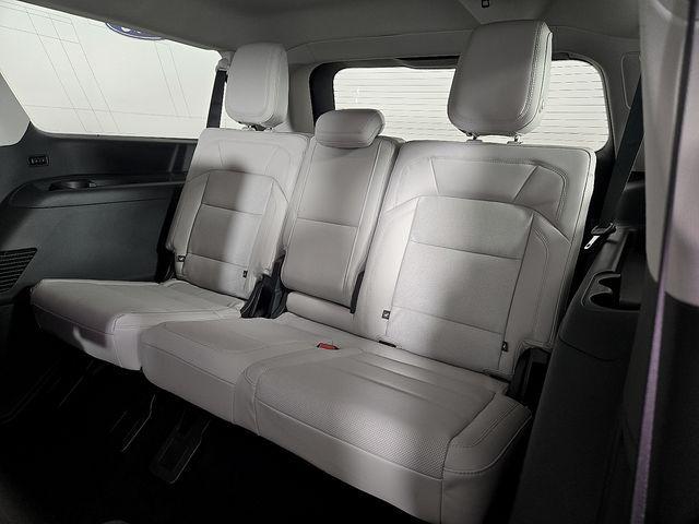 new 2025 Lincoln Navigator car, priced at $100,726