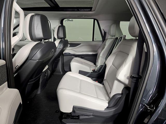 new 2026 Lincoln Navigator car, priced at $104,006