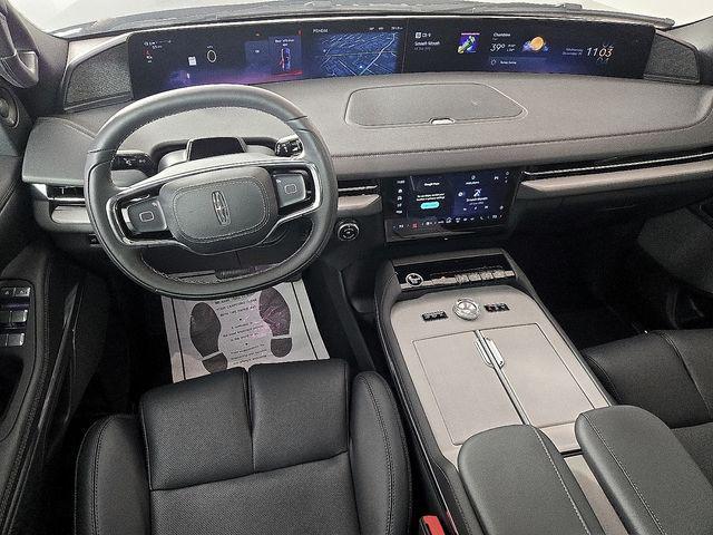 new 2025 Lincoln Navigator car, priced at $98,418