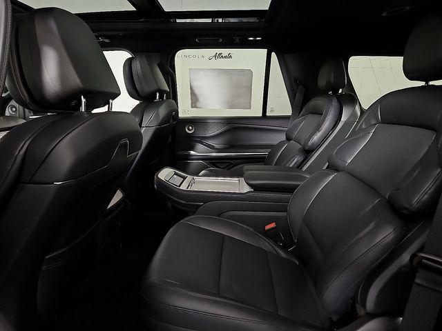 new 2025 Lincoln Navigator car, priced at $101,926