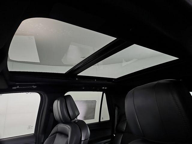 new 2025 Lincoln Navigator car, priced at $101,926