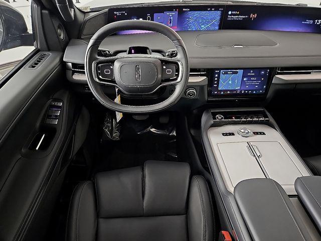new 2025 Lincoln Navigator car, priced at $101,926