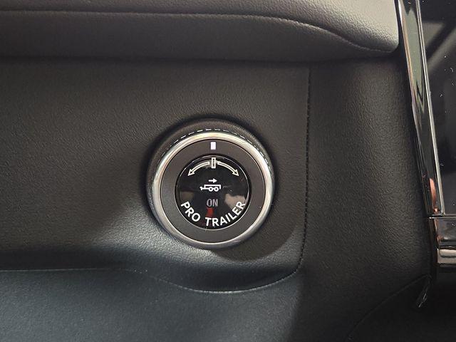 new 2025 Lincoln Navigator car, priced at $95,000