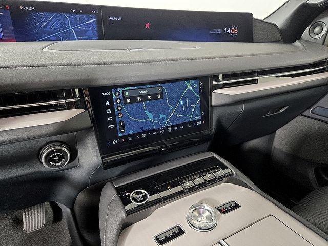 new 2025 Lincoln Navigator car, priced at $98,566