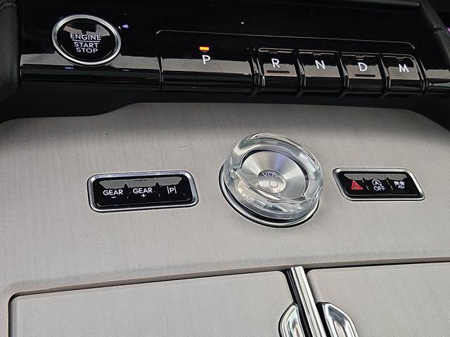 new 2025 Lincoln Navigator car, priced at $101,053