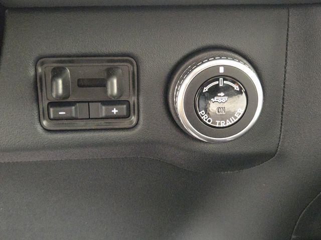 new 2025 Lincoln Navigator car, priced at $101,053