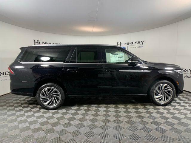 new 2025 Lincoln Navigator car, priced at $97,016