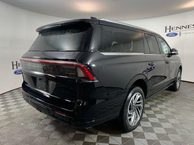 new 2025 Lincoln Navigator car, priced at $97,016